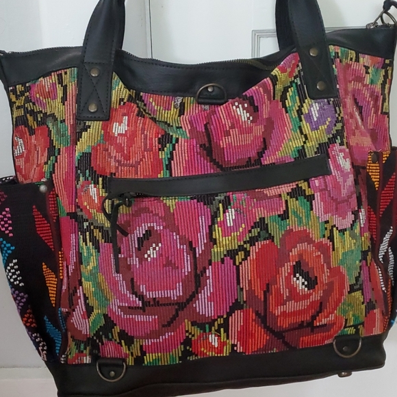 Nena and Co Moody floral TPB - Picture 4 of 16